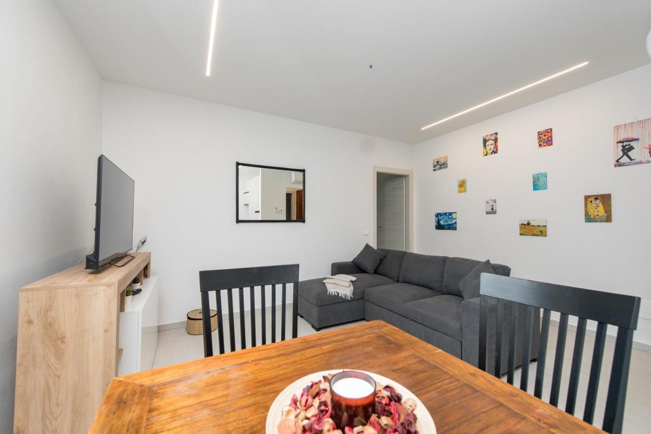 Obsidian -Centro- Wifi + Free Parking Apartment Ravenna Exterior photo
